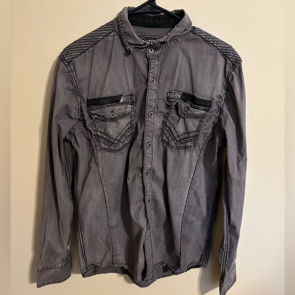 Buckle dress shirt